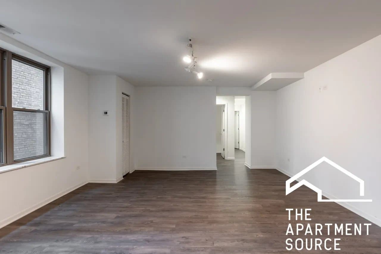 Chicago Apartment: 940 West Winona Street #207 Chicago, IL 60640