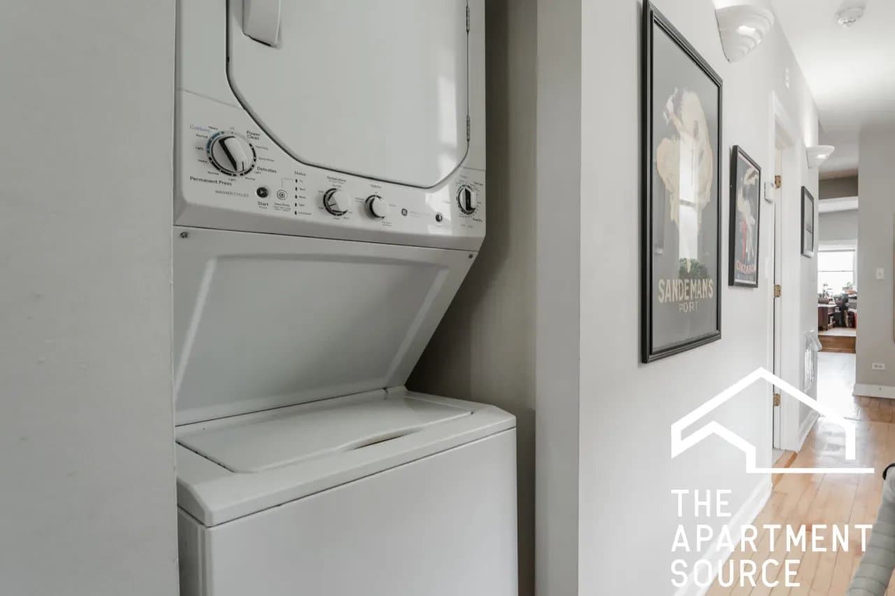 Chicago Apartment: 3216 West Augusta Boulevard #2 Chicago, IL 60651