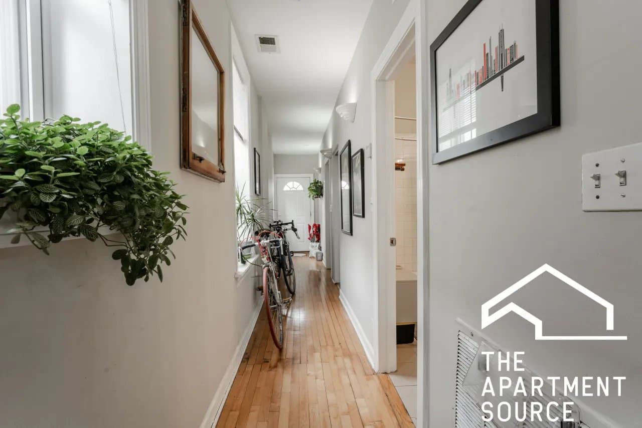 Chicago Apartment: 3216 West Augusta Boulevard #2 Chicago, IL 60651