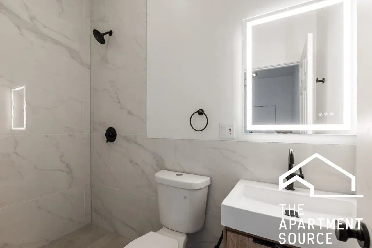 Chicago Apartment: 1841 North Kedzie Avenue #2R Chicago, IL 60647