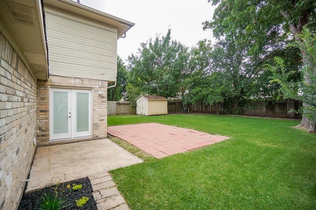 Houston House: 5639 Windsong Trl