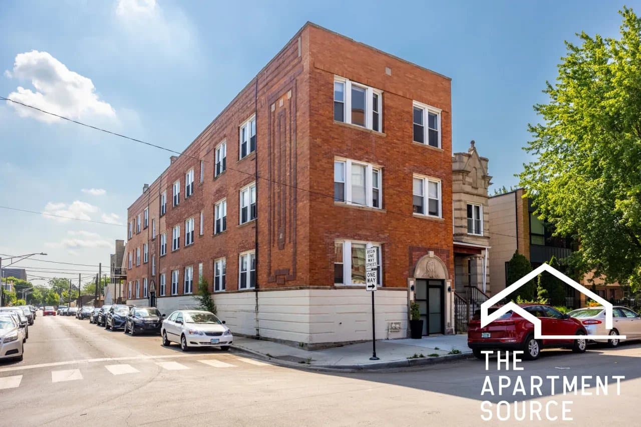 Chicago Apartment: 2313 North Albany Avenue #3 Chicago, IL 60647