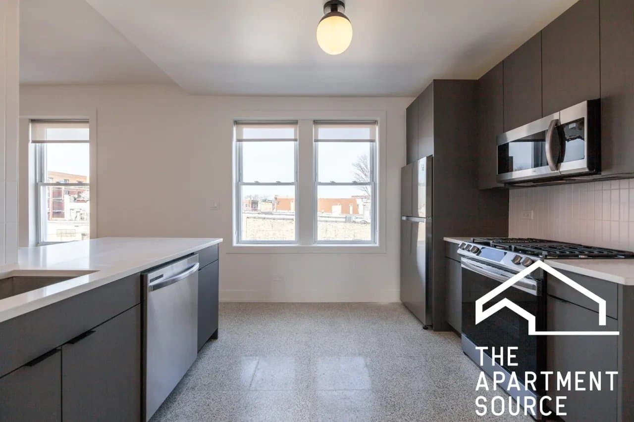 Chicago Apartment: 2313 North Albany Avenue #3 Chicago, IL 60647