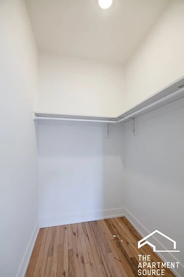 Chicago Apartment: 2313 North Albany Avenue #3 Chicago, IL 60647