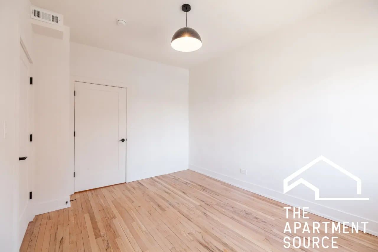 Chicago Apartment: 2313 North Albany Avenue #3 Chicago, IL 60647