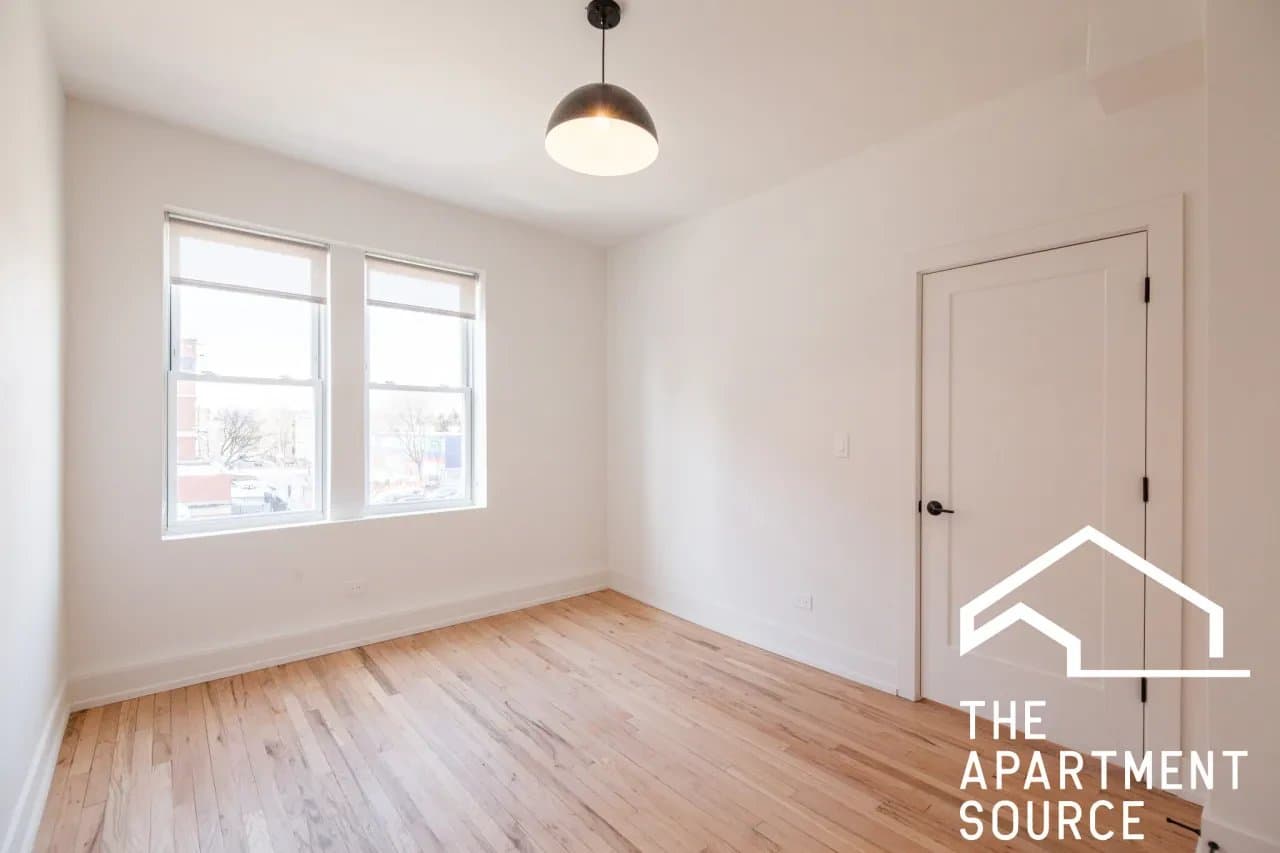 Chicago Apartment: 2313 North Albany Avenue #3 Chicago, IL 60647