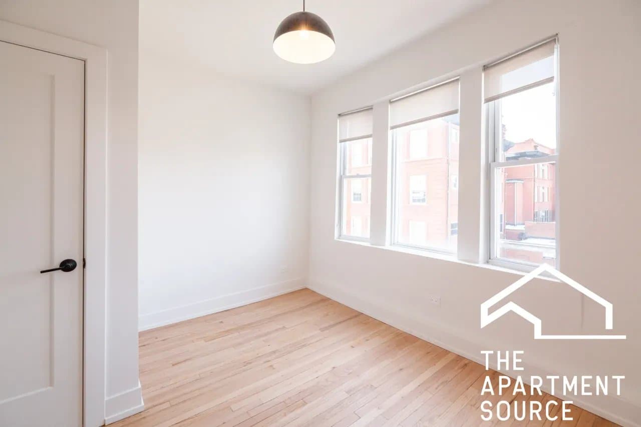 Chicago Apartment: 2313 North Albany Avenue #3 Chicago, IL 60647