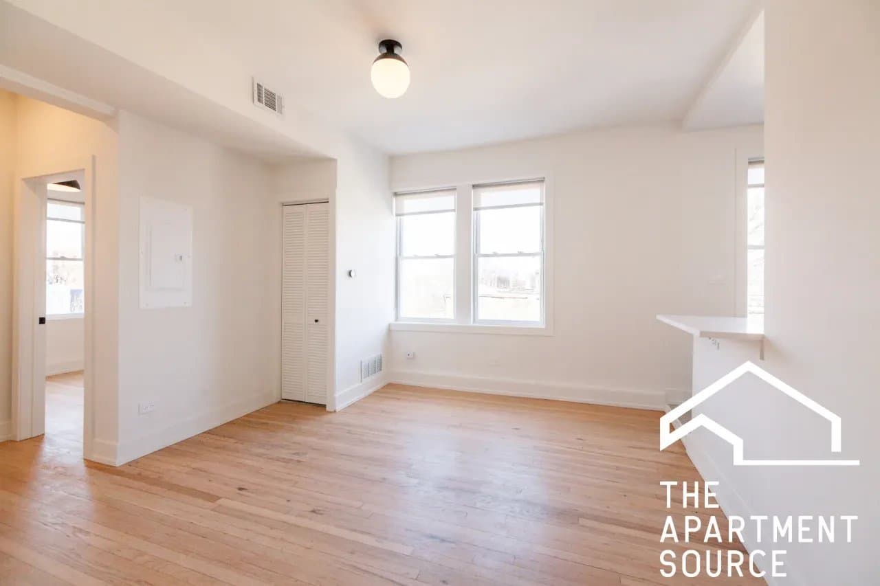 Chicago Apartment: 2313 North Albany Avenue #3 Chicago, IL 60647
