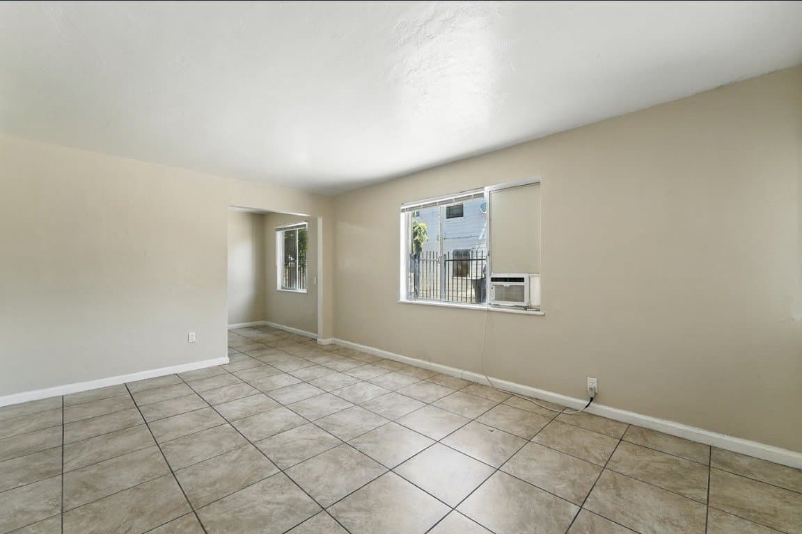 Merced Apartment: 127 W 18th St, Merced, CA 95340