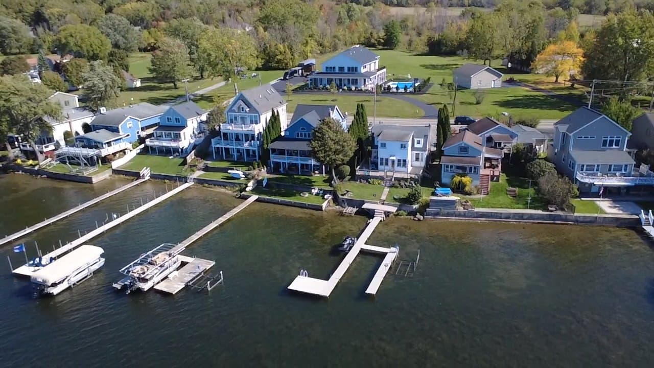 Livonia House: 4588 E Lake Rd