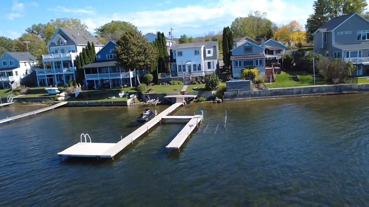 Livonia House: 4588 E Lake Rd