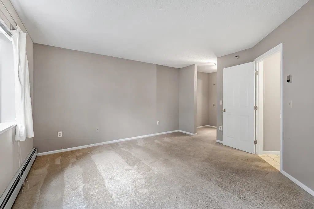Edina Condo: 7615 Edinborough Way
