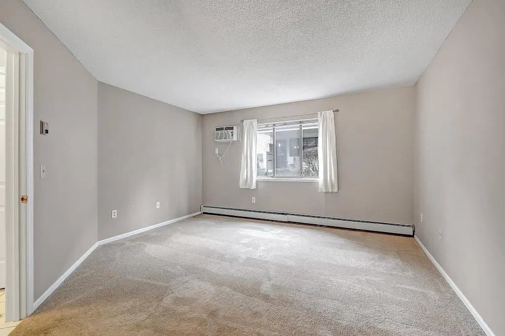 Edina Condo: 7615 Edinborough Way