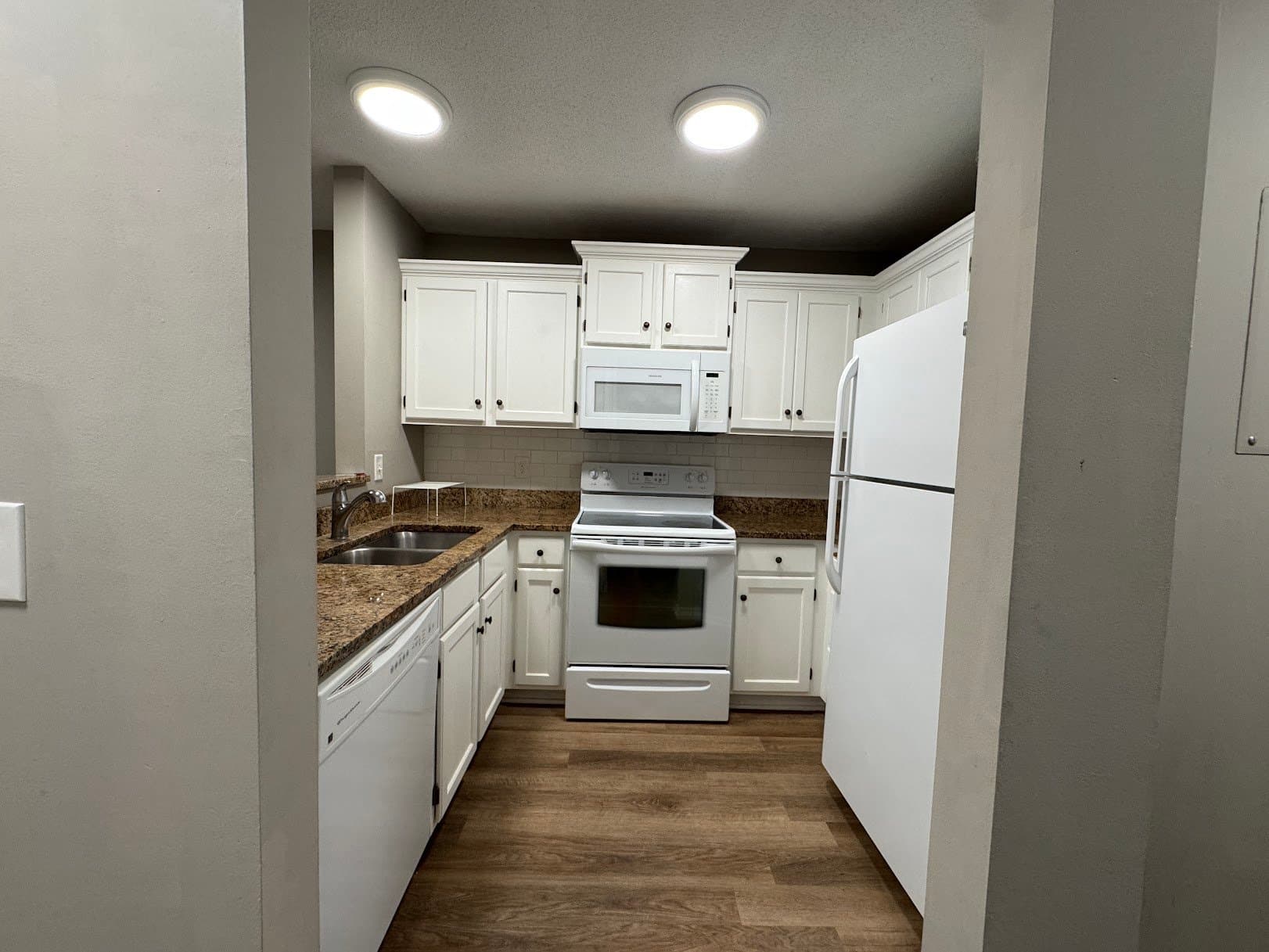 Edina Condo: 7615 Edinborough Way