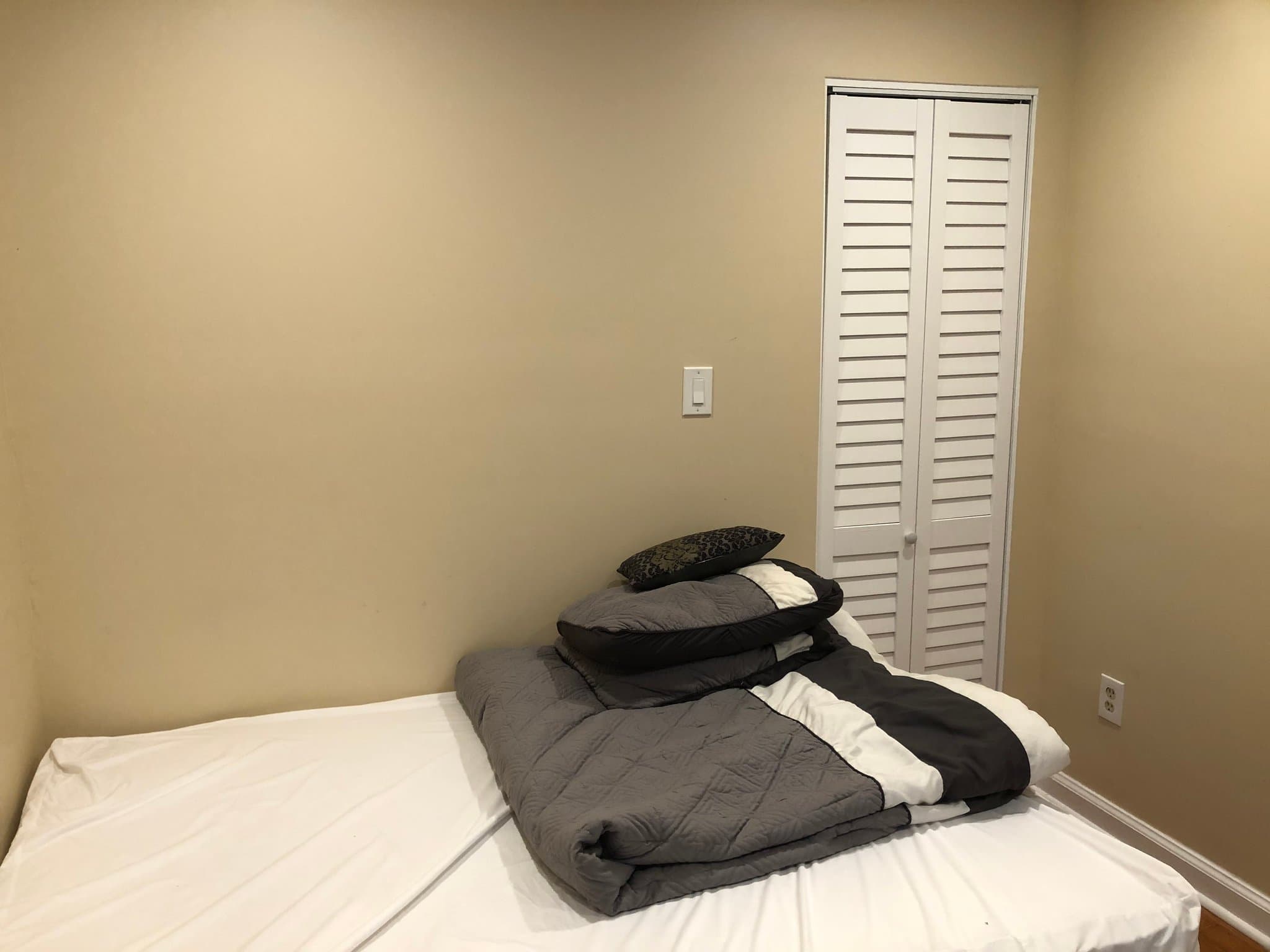 Hyattsville Single Room: 33rd Place