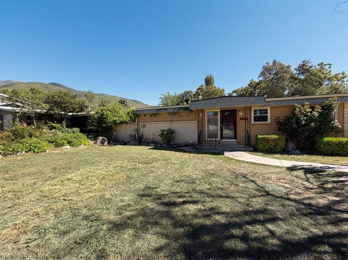 Kaysville House: 1032 Cambridge Rd