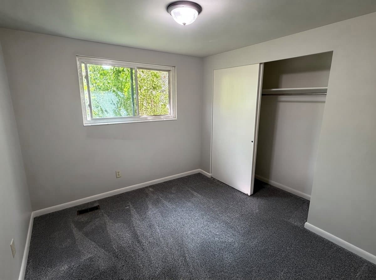 Kaysville House: 1032 Cambridge Rd
