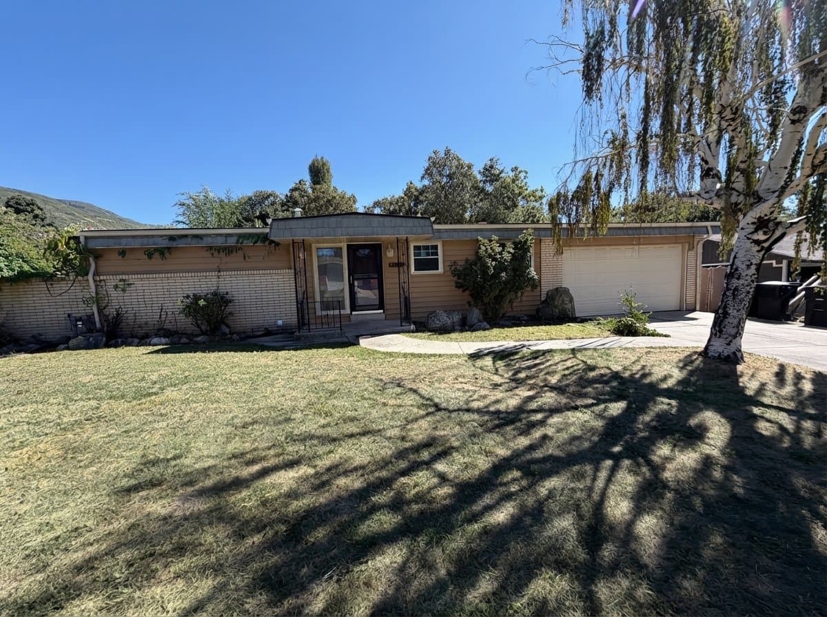 Kaysville House: 1032 Cambridge Rd