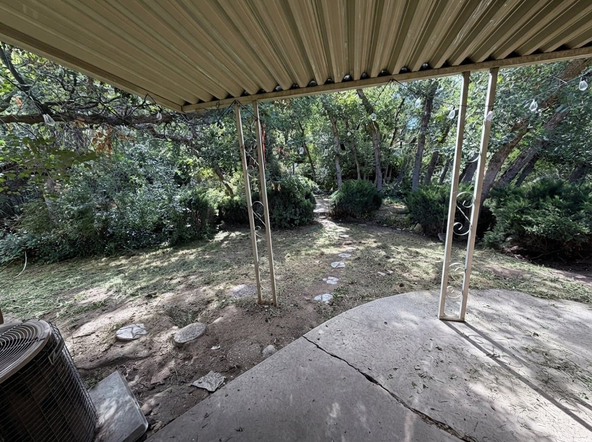 Kaysville House: 1032 Cambridge Rd