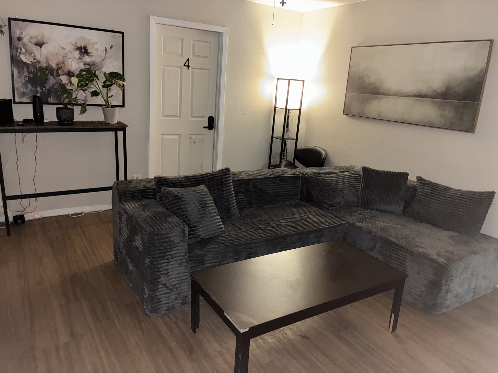 Converse Single Room: 313 Deborah Dr