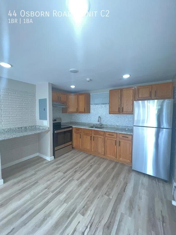 Naugatuck Apartment: 44 Osborn Road