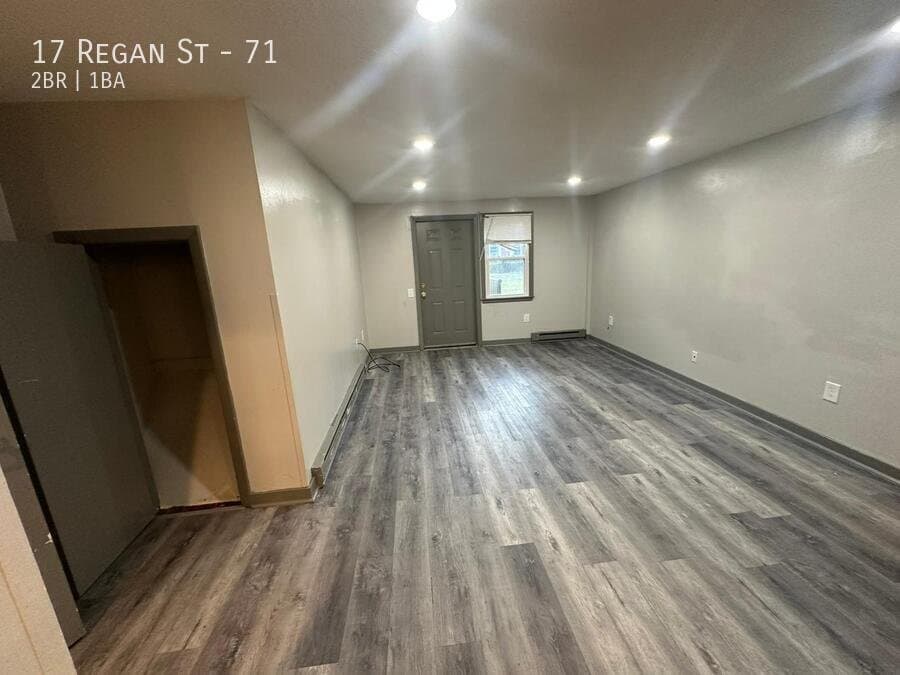 Vernon Apartment: 17 Regan St