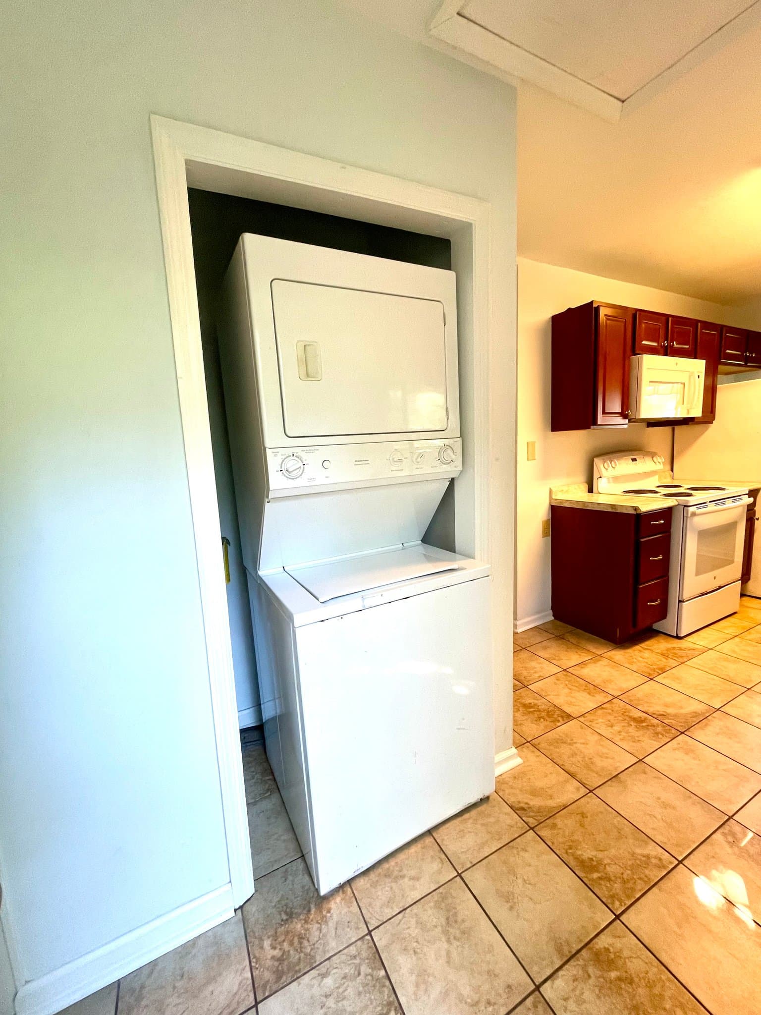 Wilmington House: 319 S 13th St