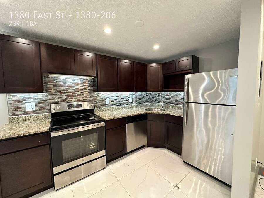 New Britain Apartment: 1380 East St