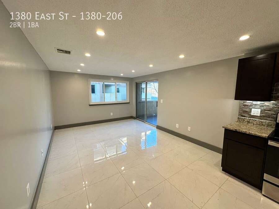 New Britain Apartment: 1380 East St