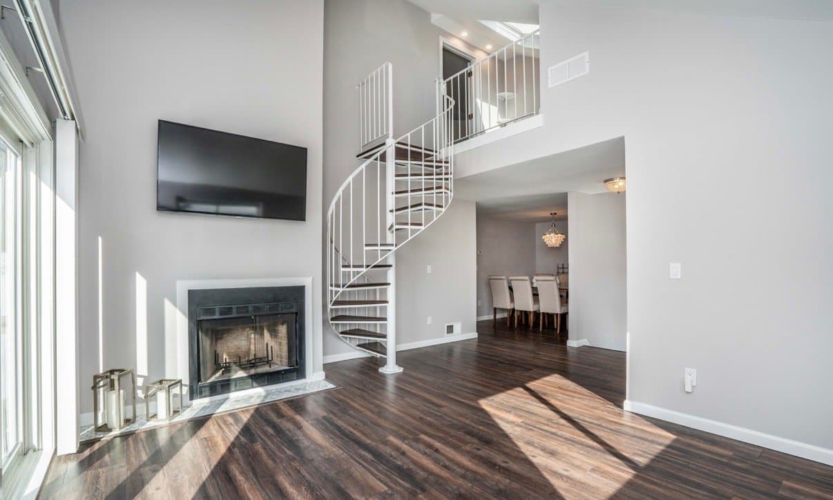 Cromwell Condo: 3 Avon Dale Rd