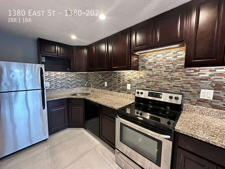 New Britain Apartment: 1380 East St