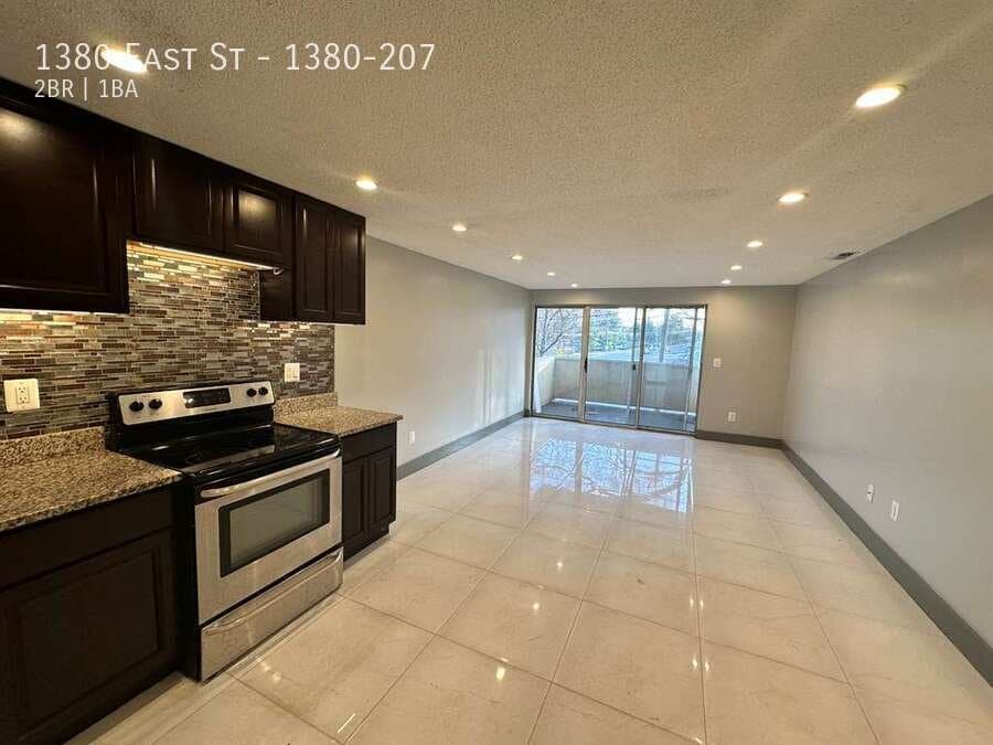 New Britain Apartment: 1380 East St