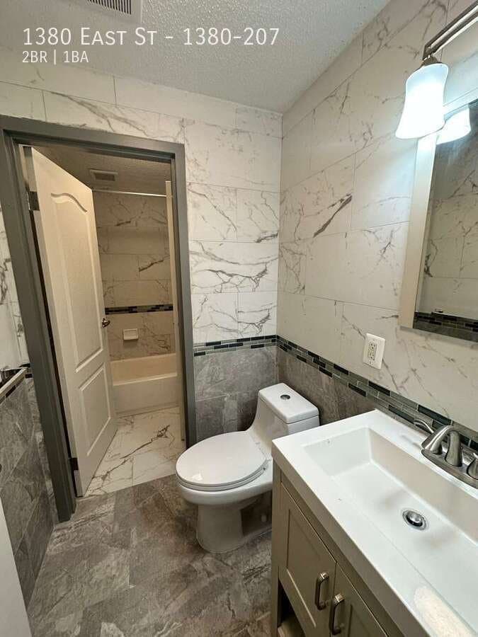 New Britain Apartment: 1380 East St
