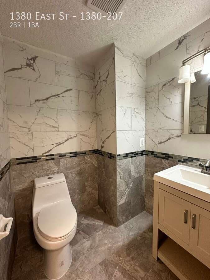 New Britain Apartment: 1380 East St