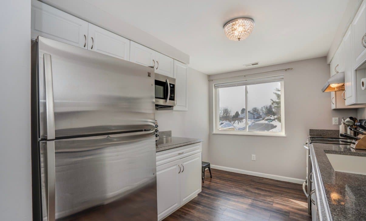 Cromwell Condo: 3 Avon Dale Rd