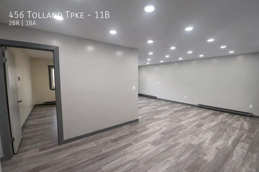 Willington Apartment: 456 Tolland Tpke
