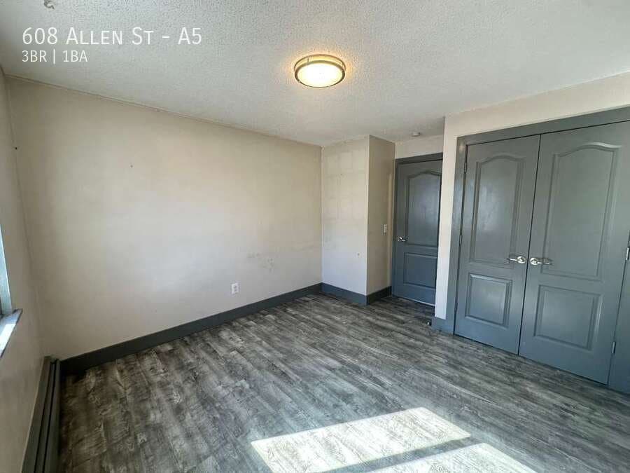 New Britain Apartment: 608 Allen St