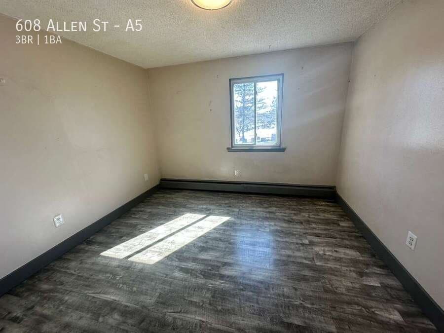 New Britain Apartment: 608 Allen St