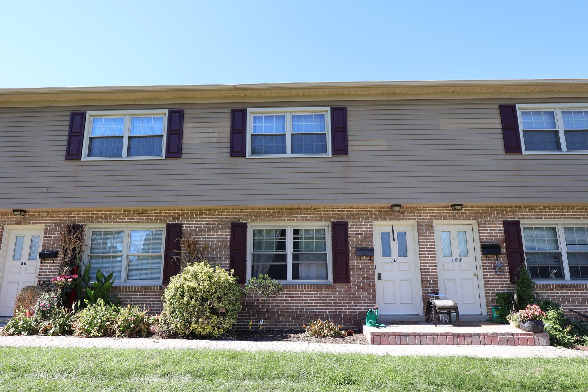Leola Townhome: 10 Meadow View Dr