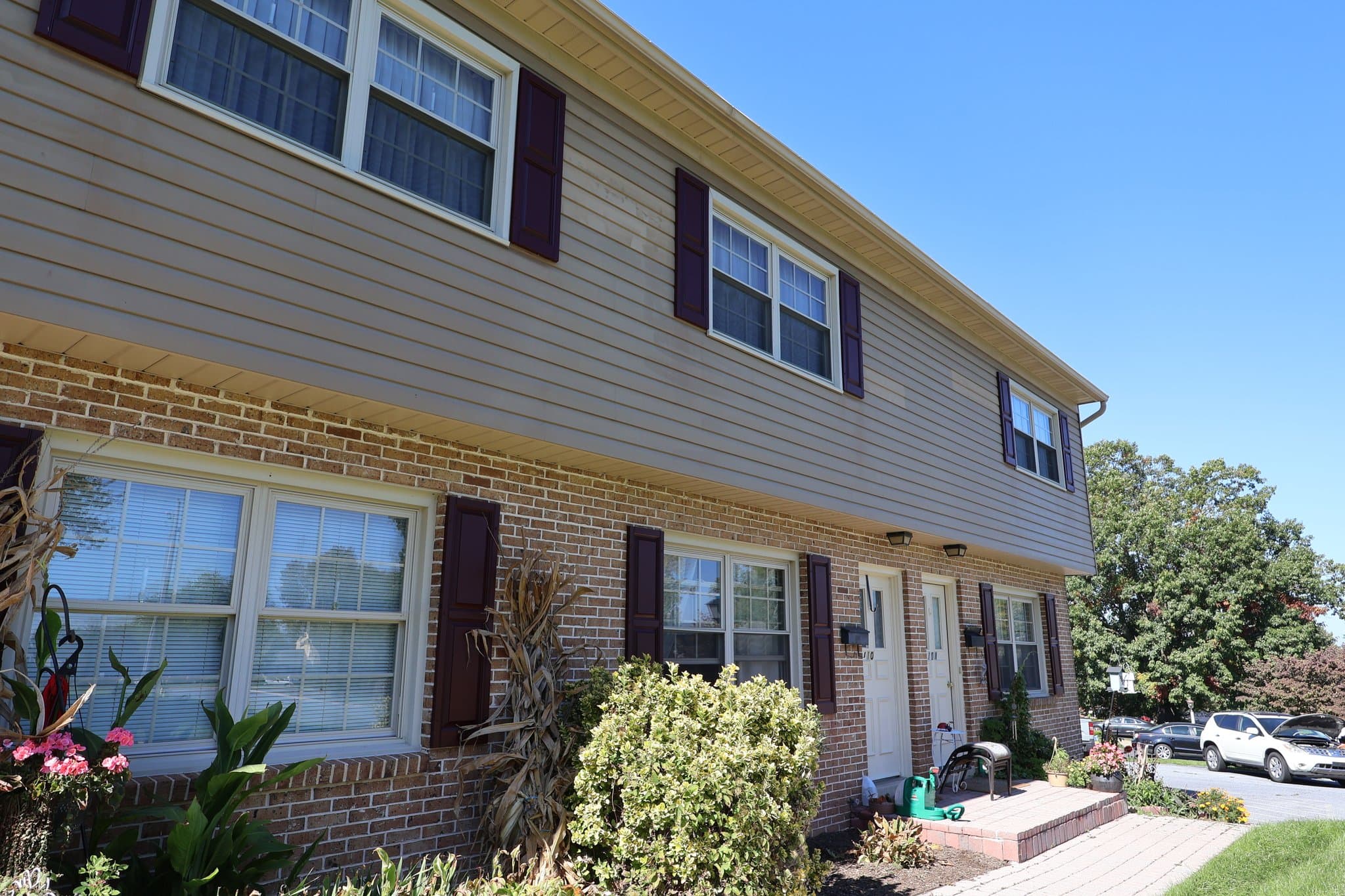 Leola Townhome: 10 Meadow View Dr