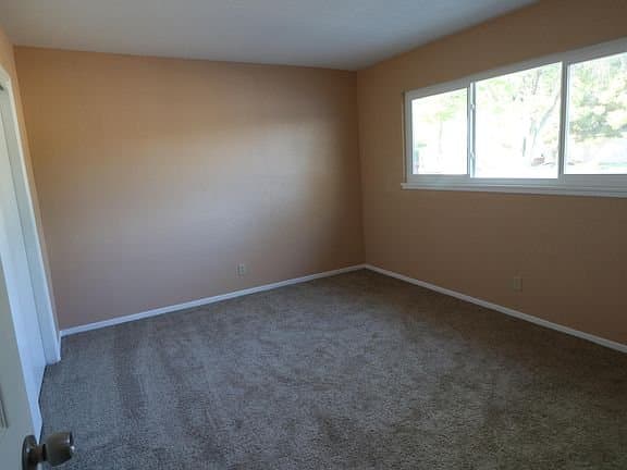 Lancaster House: 44515 Stanridge Ave