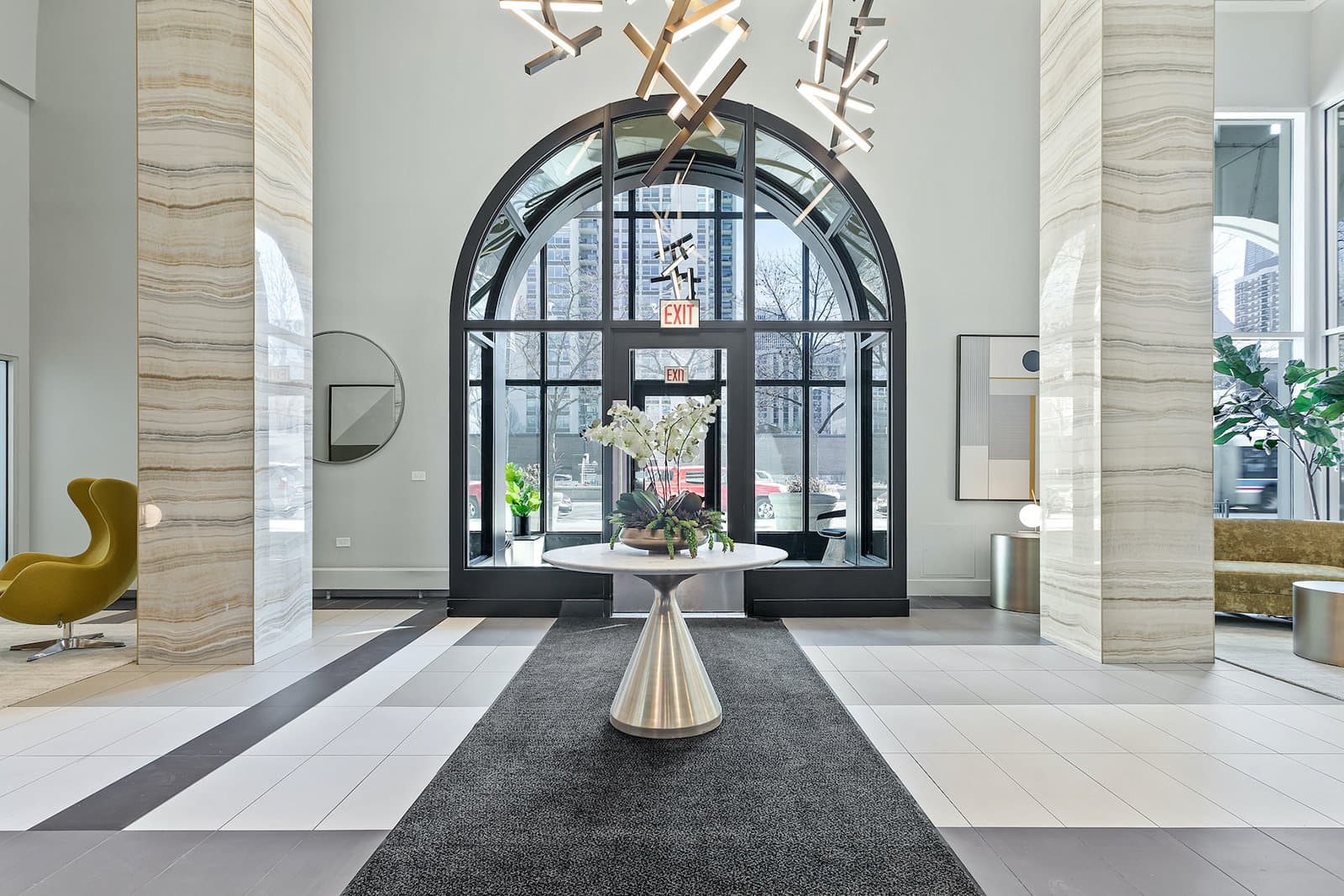 Chicago Condo: 1232 North LaSalle Drive