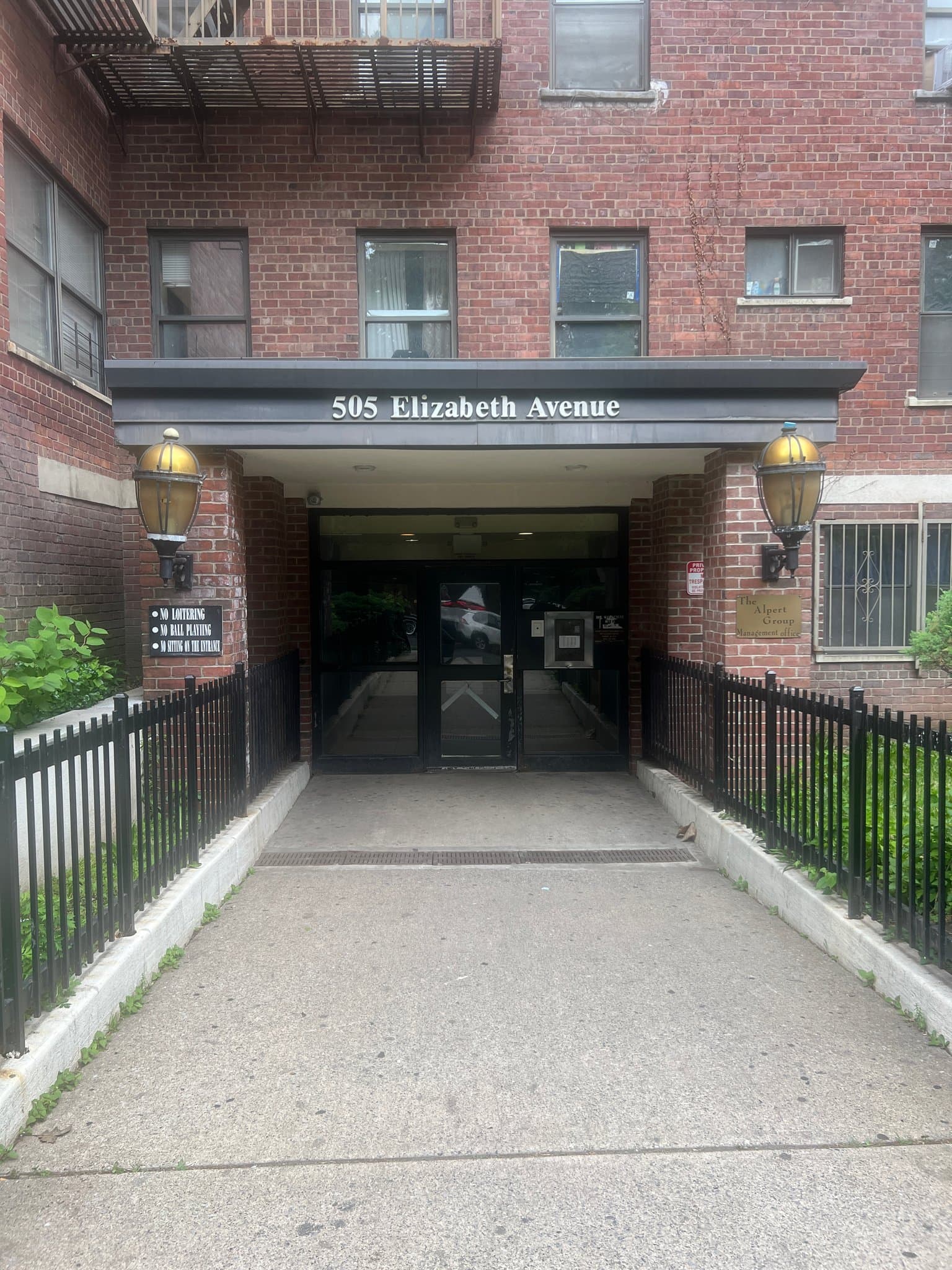 Newark Apartment: 505 Elizabeth Ave