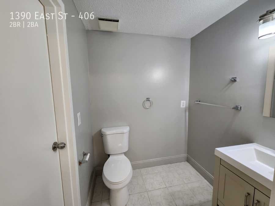 New Britain Apartment: 1390 East St