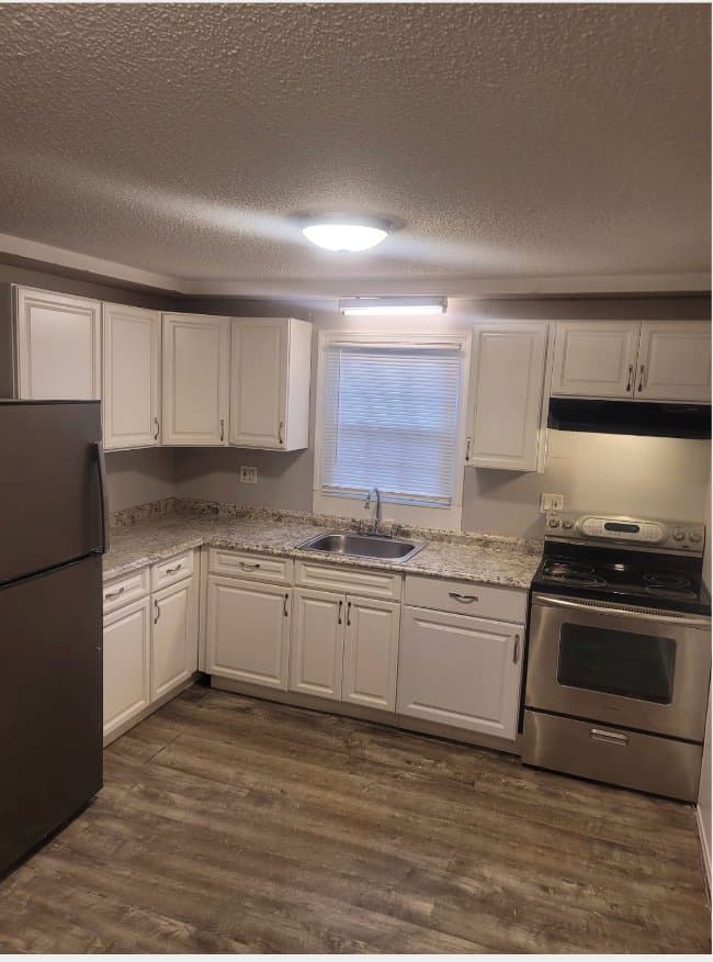 Vernon Condo: 137 Vernon Ave