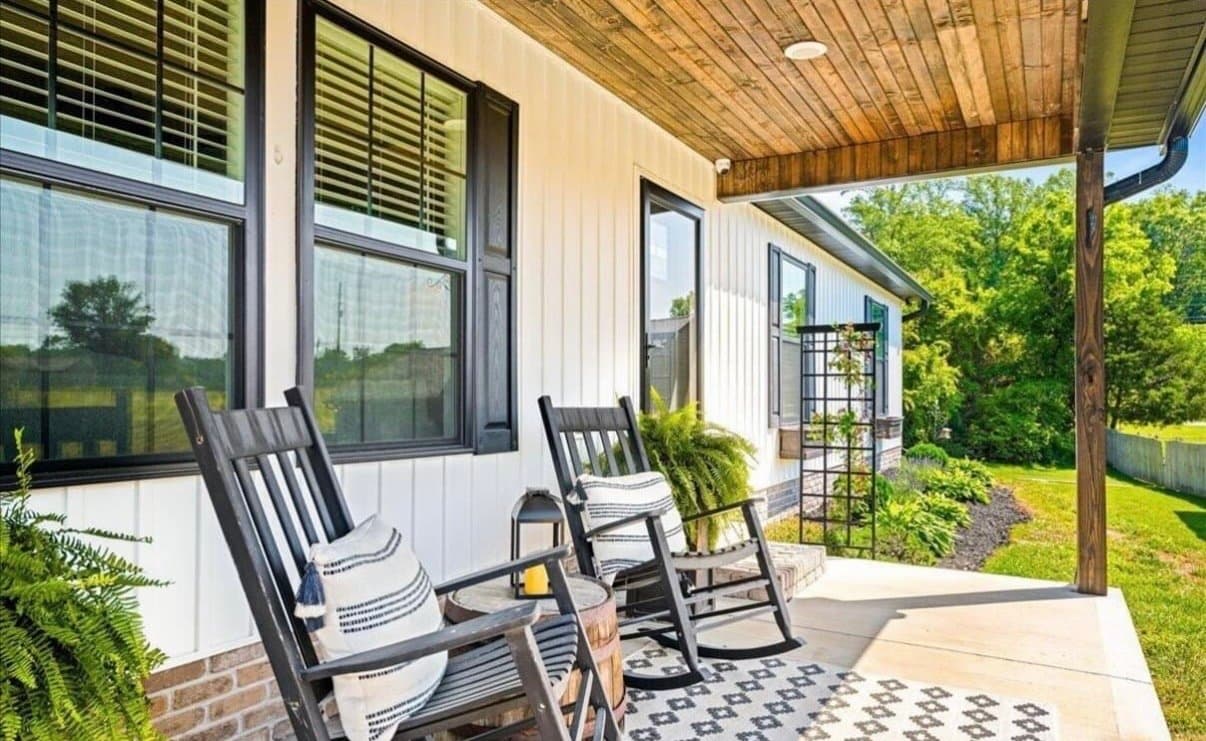 Jacksboro House: 126 Zoe Cir