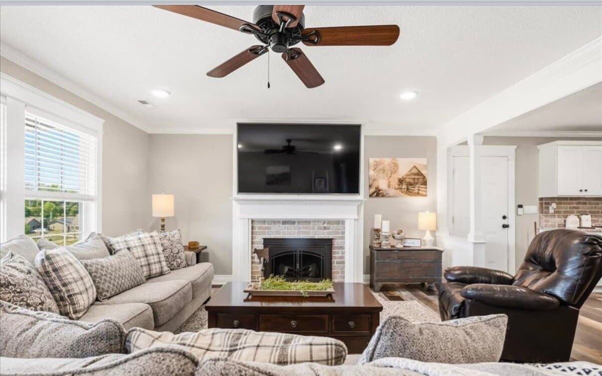 Jacksboro House: 126 Zoe Cir