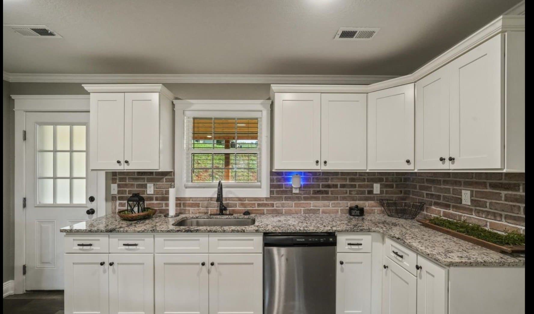 Jacksboro House: 126 Zoe Cir