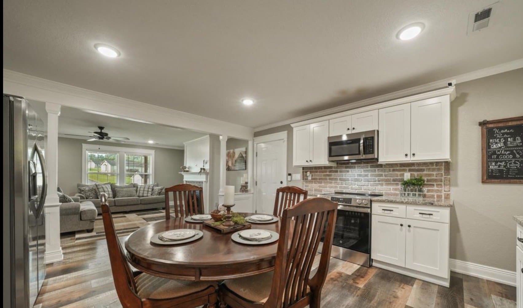 Jacksboro House: 126 Zoe Cir
