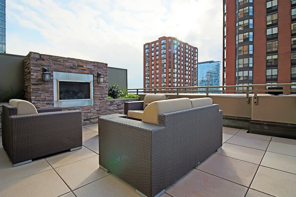 Chicago Condo: 19 E 9th St